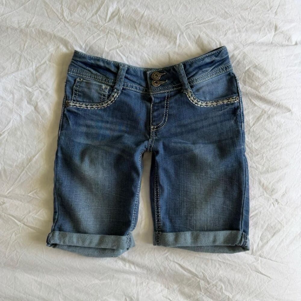 Mudd-clothing Women's Blue and Navy Shorts